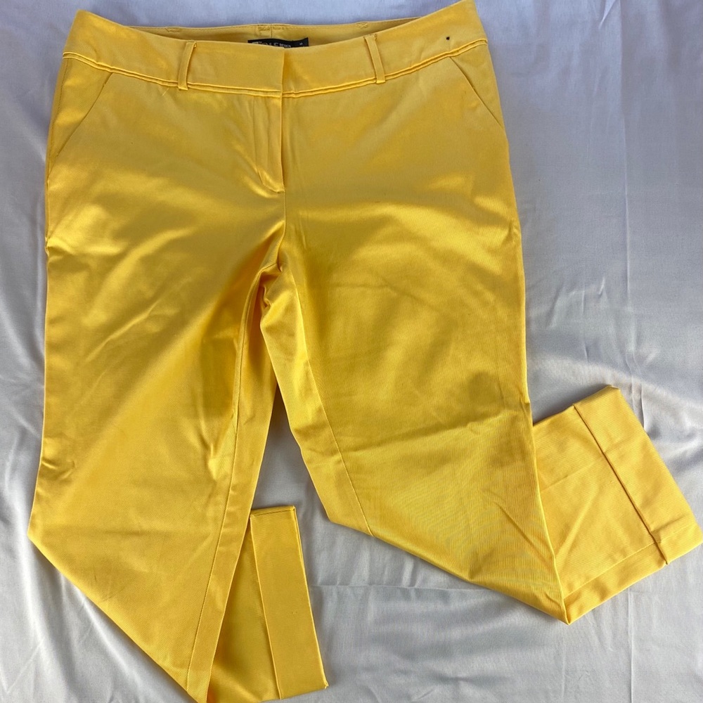 Women 7th Ave NY & Co yellow Capri pants size 10